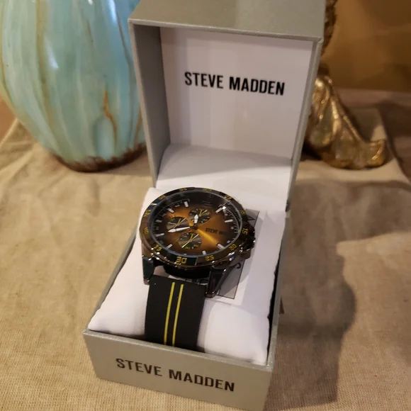 NIB! Steve Madden Black & Gold Chronograph Watch